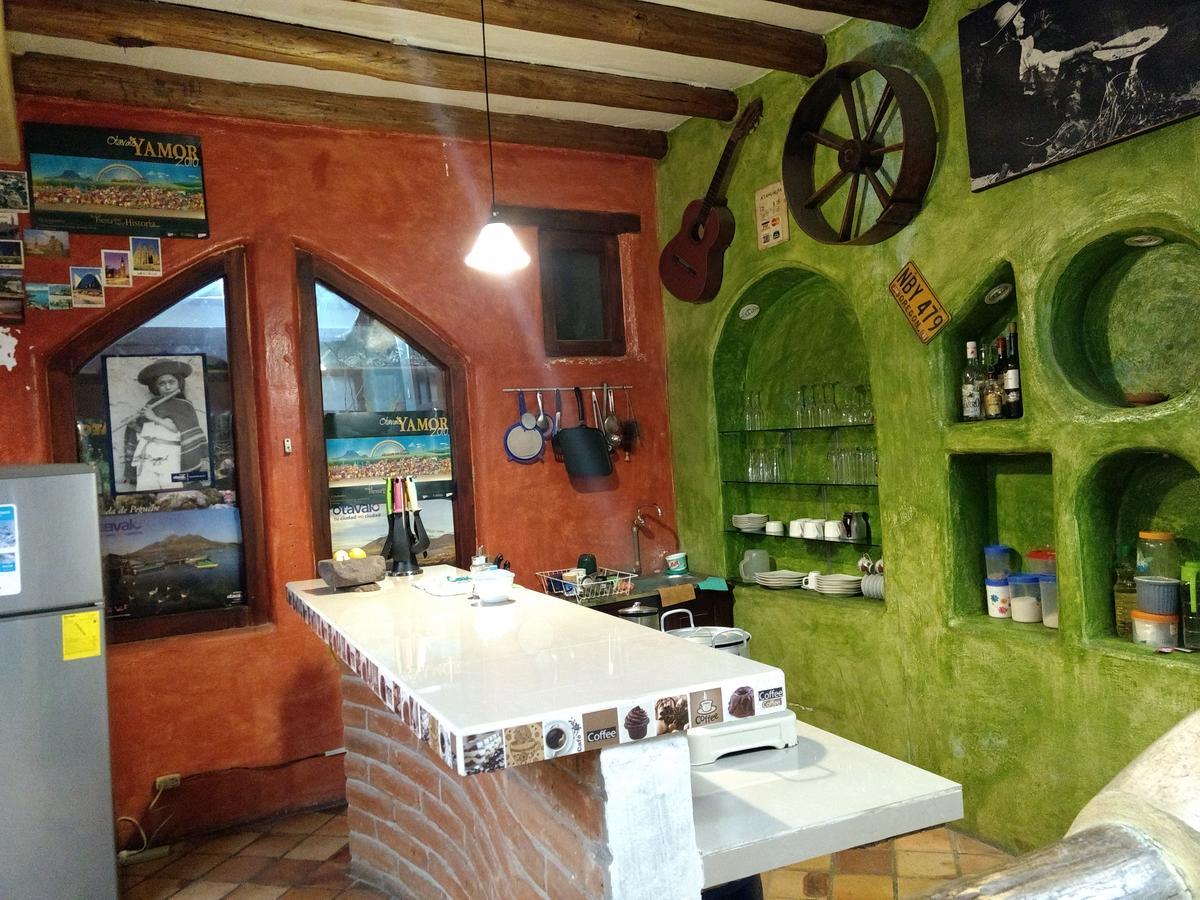 Aylluwasi Guesthouse Отавало Экстерьер фото