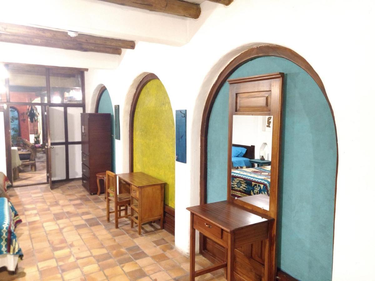 Aylluwasi Guesthouse Отавало Экстерьер фото