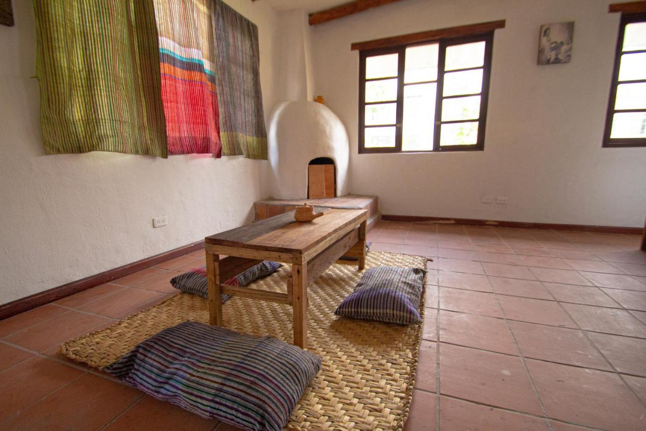 Aylluwasi Guesthouse Отавало Экстерьер фото