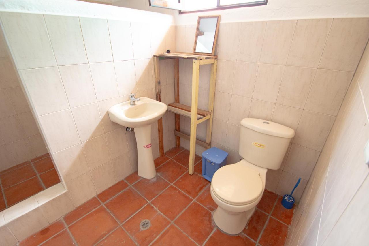 Aylluwasi Guesthouse Отавало Экстерьер фото